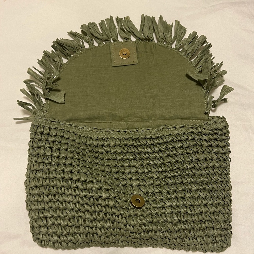 Green straw clutch - Picture 4 of 4